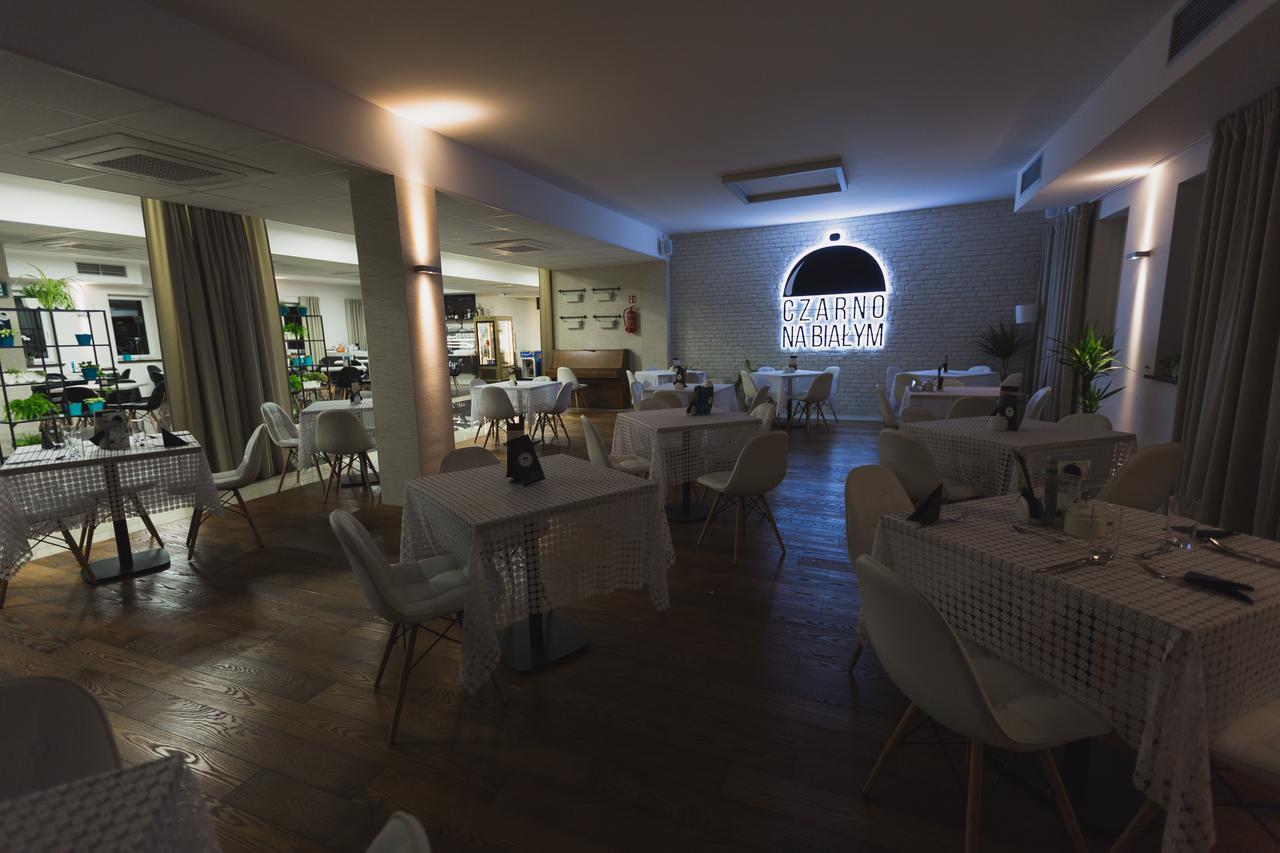 Hotel Czarno Na Białym